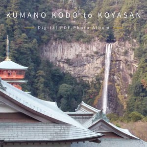 Puede incluir: Portada de álbum de fotos digital PDF con el texto "KUMANO KODO to KOYASAN". La imagen muestra una cascada cayendo por un acantilado rocoso, con una pagoda japonesa tradicional y tejados de templos en primer plano.