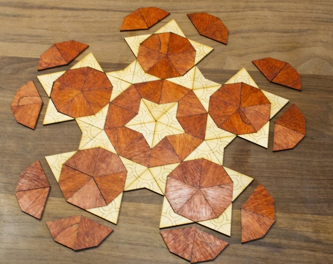 Penrose P2 River, 55 Kites & 34 Darts, Mathematical Puzzle, Pentagon