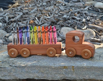 Crayon Truck, 24 Crayola Crayons, Redwood, Magnetic conncectior