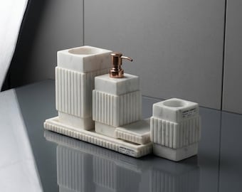 Wit marmeren badkameraccessoires set, luxe Banswara-marmer met zeepdispenser badset, ijdelheid opberger, moderne handgemaakte badkamerinrichting