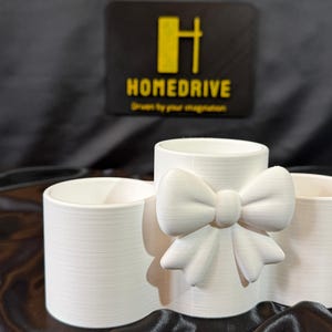 Recipiente com design de laço universal