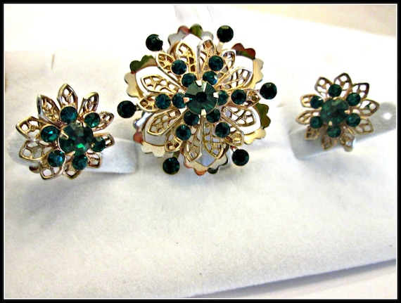 Demi Parure Set, Stunning Green Chaton Rhinestone Brooch With Screw Back Earrings
