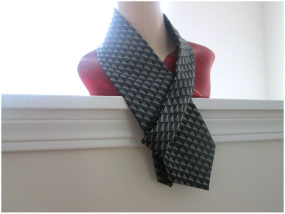 DKNY Silk Necktie  ~ 100 % Imported Silk ~ Gift G… - image 4