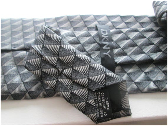 DKNY Silk Necktie  ~ 100 % Imported Silk ~ Gift G… - image 3