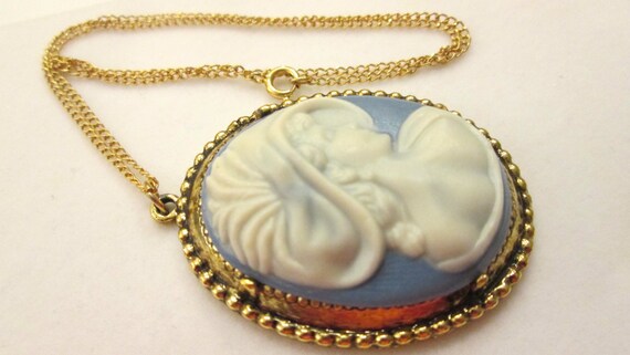 Sale ~ Vintage Cameo Pendant Necklace - Pretty So… - image 4