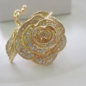 GLAMOROUS !!  Vintage Hallmarked ROMAN Floral Brooch Sparkle Filled Rhinestones In Gold Tone, Gorgeous Flower