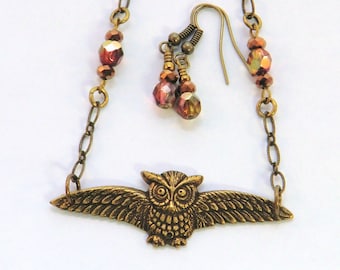 Spread wing owl charm necklace set, fall vintage antique brass owl and woods crystal necklace and earring set, forest owl green gold