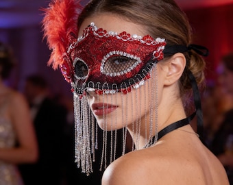 Máscara de carnaval hecha a mano con borlas de plumas, máscara veneciana de encaje para fiestas de Halloween, cosplay, bodas y actuaciones en el escenario.
