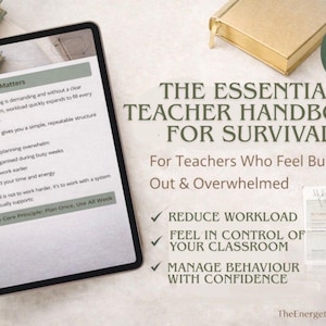 Puede incluir: Una descarga digital titulada "The Essential Teacher Handbook for Survival". La imagen muestra una tableta que muestra el contenido del módulo, un libro y texto que destaca los beneficios para los profesores.