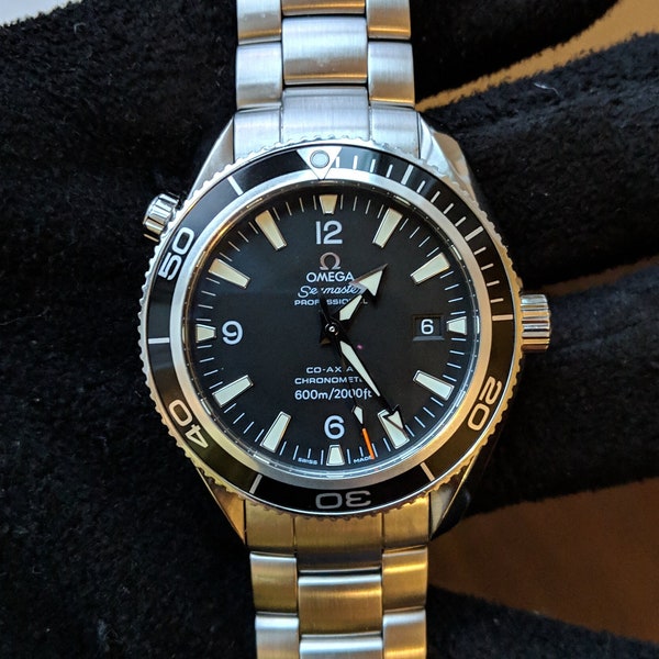 Omega Seamaster Planet Ocean 22015000 Watch