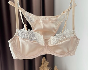 Crèmekleurige satijnen kanten lingerieset, string met beugelbeha, bruidsondergoed