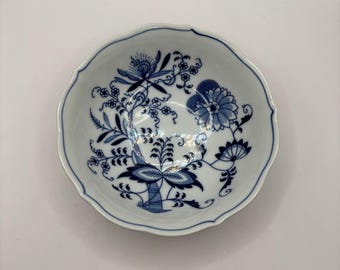 Vintage Blue Danube Japan Small Scalloped Bowl Blue Onion Floral