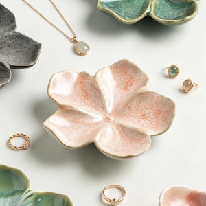 Schmuckschale aus Keramik mit Blumenmuster, Ringhalter, floraler Schmuckorganizer, Geschenk für Sie, Geschenk zur Brautjungfernanfrage
