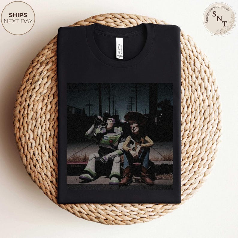 Funny Woody and Buzz on Curb Shirt, Vintage Toy Story Night Parody Tee, Edgy Streetwear Disney Graphic Top, Funny Disney Gift bild 3