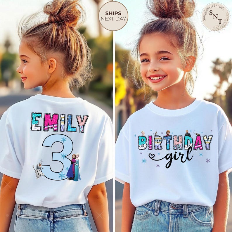K&ouml;nnte beinhalten: Wei&szlig;es T-Shirt mit einem farbenfrohen "Birthday Girl"-Aufdruck und einer "3" mit dem Namen "Emily" auf dem R&uuml;cken. Das Design enth&auml;lt Figuren aus einem beliebten Animationsfilm. Das T-Shirt wird von einem jungen M&auml;dchen getragen.
