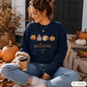 Herbst Pullover Damen AUTUMN CLUB | Comfy Pullover Sweatshirt mit Kürbis & Kaffeetasse | Geschenk Freundin | Cozy Season Outfit