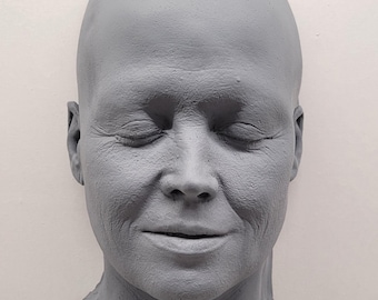 Sigourney Weaver face cast (Ripley Aliens - Ghostbusters) Replica Made in Resin