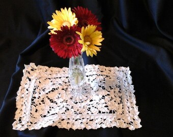 Antique Vintage Handmade Needlelace Bobbin Lace Doily