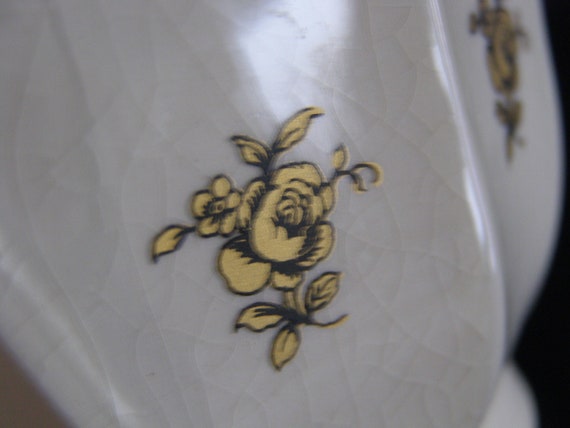 Vintage Planter Open Scallop Top Design With Applied Gold Floral