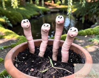 Adornos originales para macetas con forma de gusano, divertidos adornos de jardín con forma de insecto, estacas de resina (juego de 2 piezas)