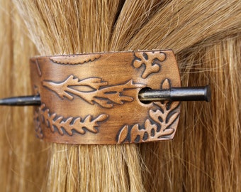 Épingle à cheveux en cuir, beauté naturelle, barrette de cheveux en cuir tzigane, cuir véritable repoussé, bâton de cheveux Boho, fourche à cheveux en cuir vieilli, cadeaux 20