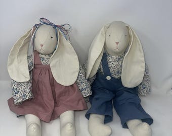 Par de coelhinhos vintage em estilo rústico, 50 cm, feitos à mão em musselina, estilo cottagecore.