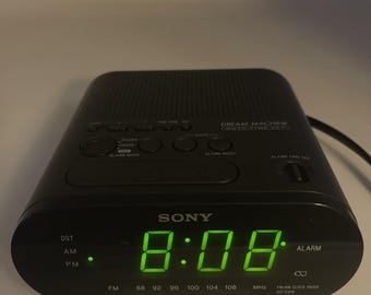VTG Sony Am/fm Clock Radio Alarm Dream Machine  ICF-C218 Auto time Set DST