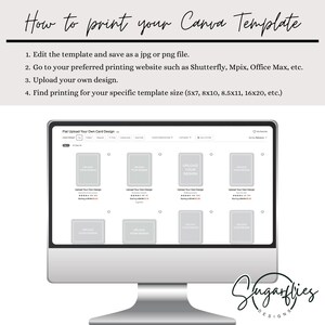 Pu&ograve; includere: Uno schermo di computer che mostra un modello Canva con istruzioni su come stamparlo. Lo schermo mostra un sito web con il testo "Flat Upload Your Own Card Design" e una sezione con il testo "Upload Your Design".