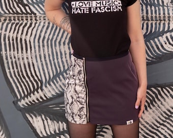 Minifalda con estampado de serpiente y cremallera