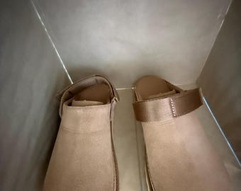 UGG Goldenstar Clog Beige Women's Comfort Slippers Size 9