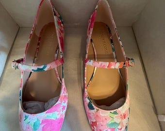Things II Come KYRA Pink Floral Flat Buckle Mary Jane Women's 5M