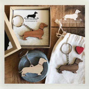 Doxie. Keychain -- (Dachshund, Wood, Vintage-Style, Sausage Dog, Wiener Dog, Choose Your Color, Gift For Him, Gift For Her, Dog Bag Charm)