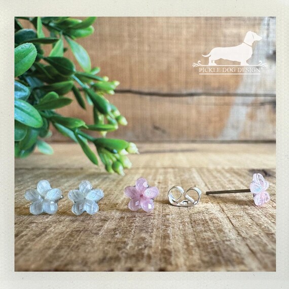 Mini Blossom. Post Earrings