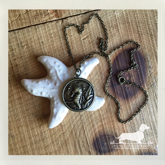 Seahorse Cirque. Necklace