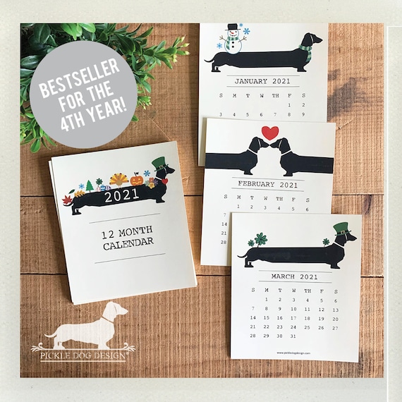 Holiday Doxie. 2021 Desktop Calendar