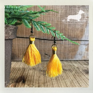 Gelbe Quaste. Baumelnde Ohrringe - (Fransen, Lange Ohrringe, Boho Chic, modern, bunt, Quasten Ohrringe, Statement Ohrringe, Geschenk unter 10)
