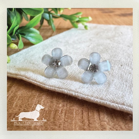 Subtle Gray Flower. Post Earrings