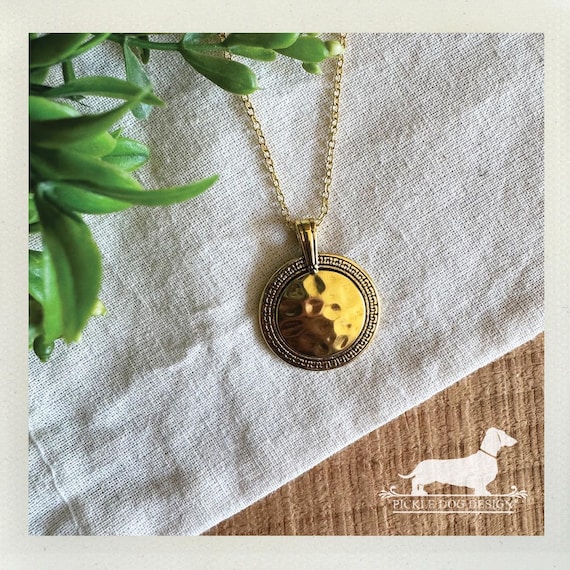 Hammered Gold Cirque. Necklace