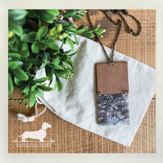 Gray Swirl. Necklace