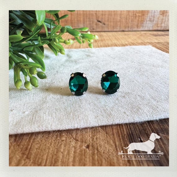 Emerald. Post Earrings