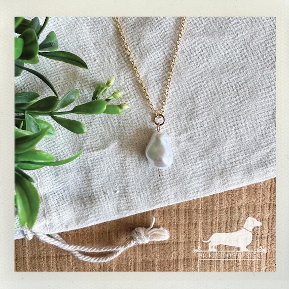 Freshwater Pearl. Necklace