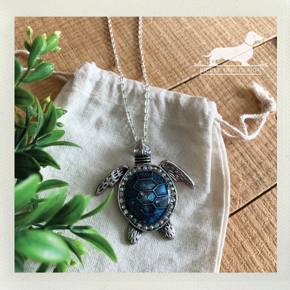 Sea Turtle. Necklace