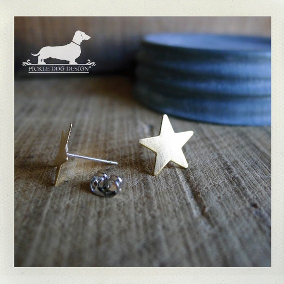 Gold Star. Post Earrings