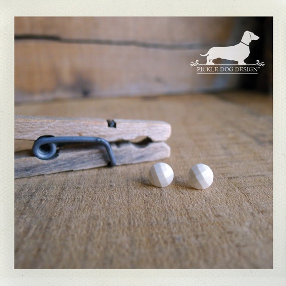 DOLLAR DEAL! Ivory. Post Earrings