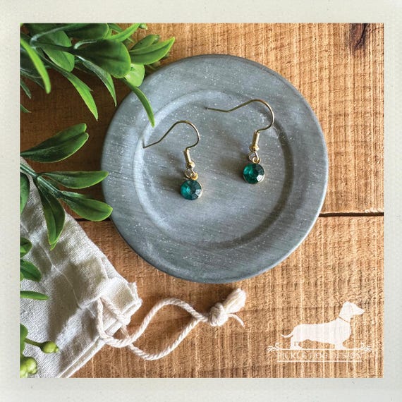 Emerald Gem. Dangle Earrings