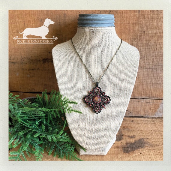 DOLLAR DEAL! Pink Burst. Necklace