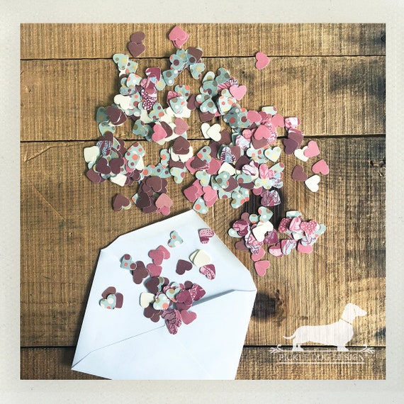 DOLLAR DEAL! Rojo. Heart Confetti (Qty 400)
