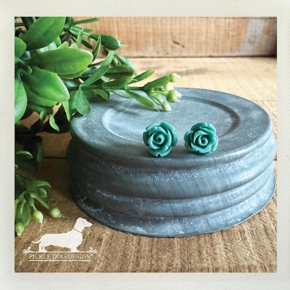 Mint Flower. Post Earrings