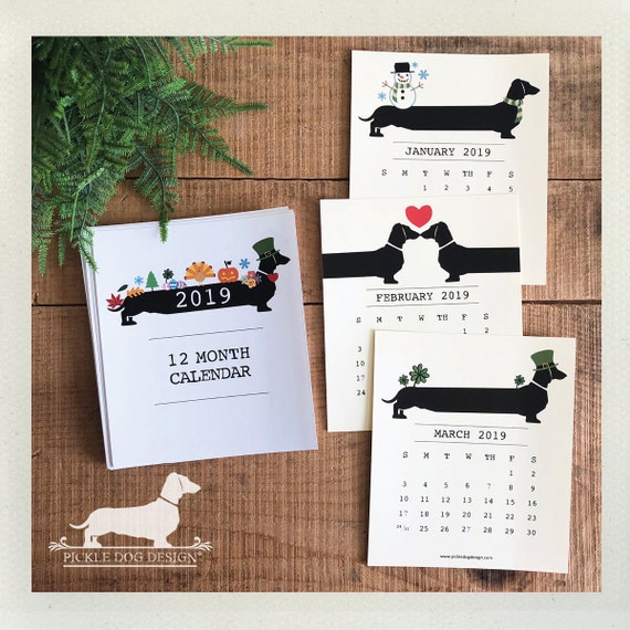 Holiday Doxie. 2019 Desktop Calendar