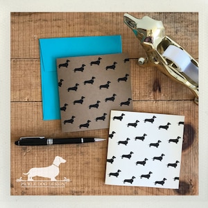 Mucho Doxie. Tarjetas de notas (conjunto de 5) -- (Perro salchicha, Dachshund, Estilo vintage, Papel Kraft marrón, Perro Weiner, Silueta de perro, Hola, Lindo)